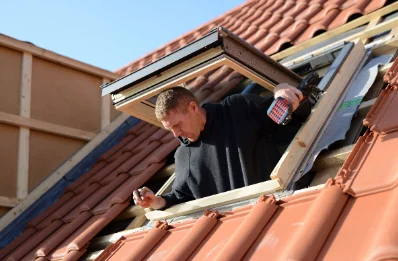 Pose de fenêtres de toit Velux à Crulai